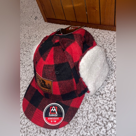 NWT AVALANCHE CAP PLAID Sherpa Lined Trapper  Hat Double STRECH SIZE S/M - Picture 7 of 14